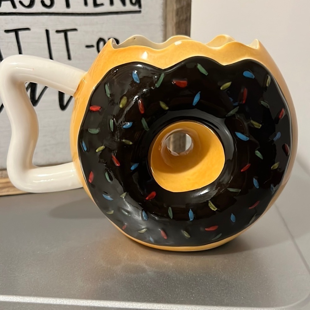 BIGMOUTH Donut coffee mug